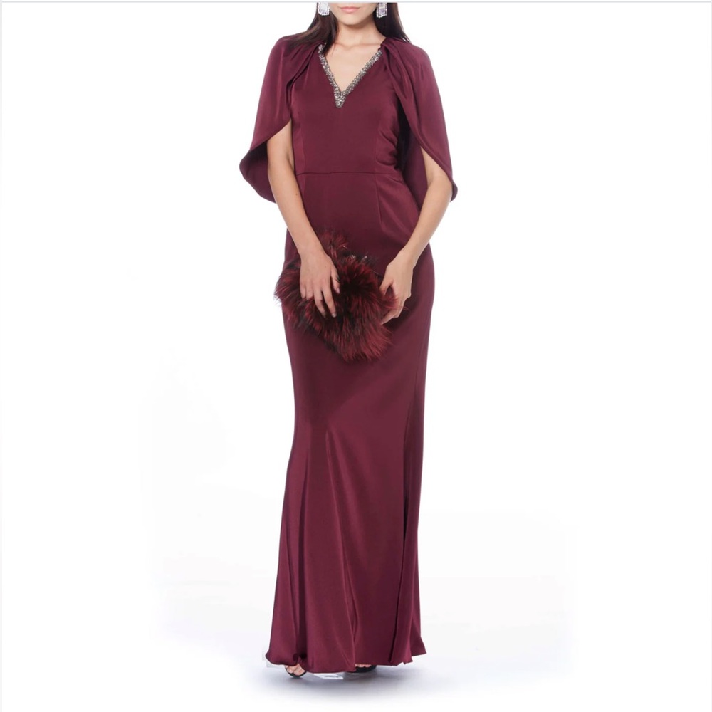 🆕 David Meister Magenta Cap Gown - Size 2